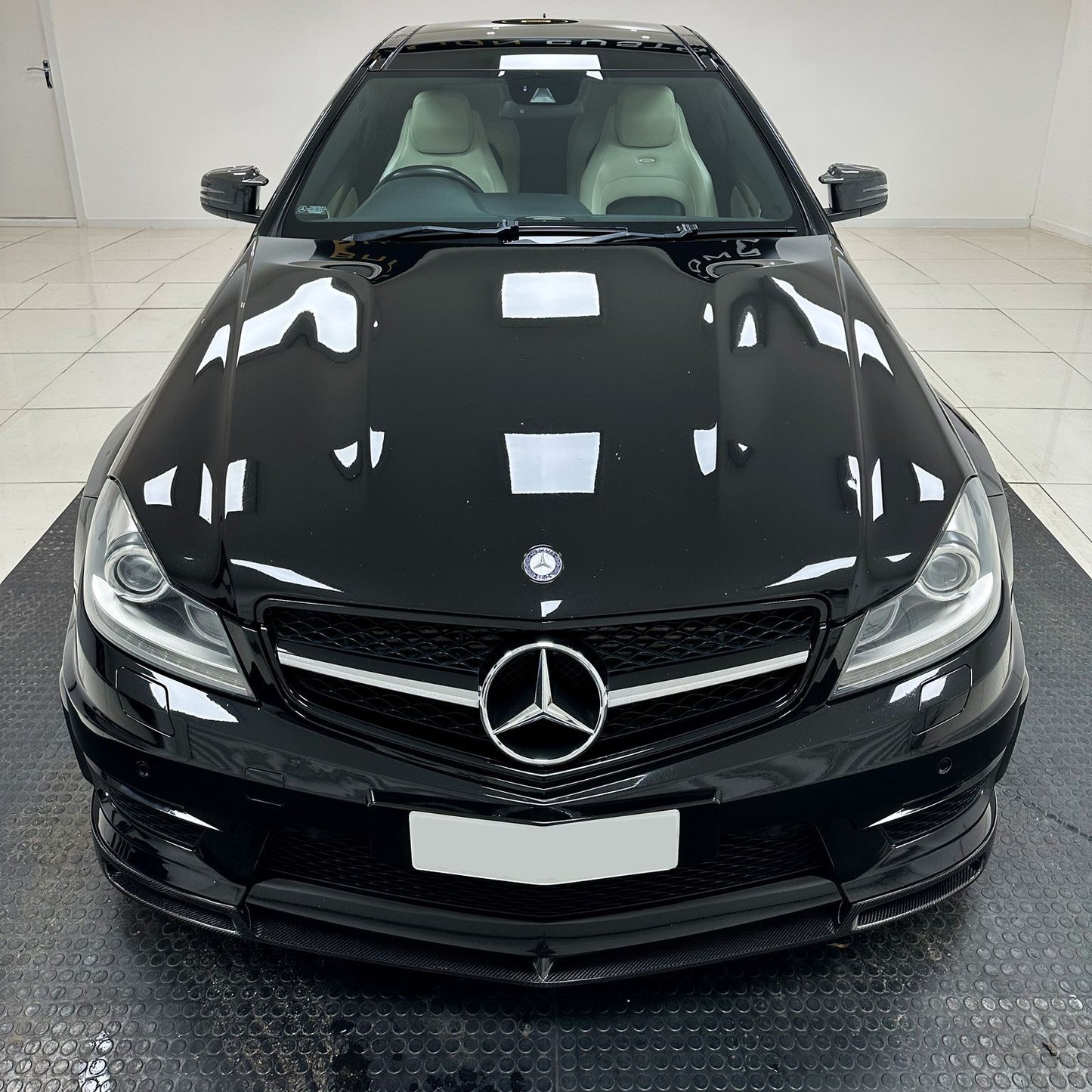 Mercedes Benz W204 C63 Facelift AMG Style Carbon Fibre Front Splitter – Carbon  Factory